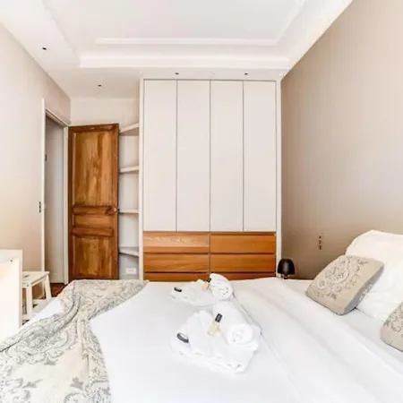 Guestready - Spacious Near Champs-elysees Parigi